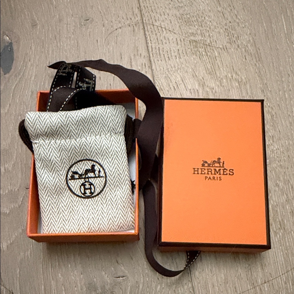 Hermes fashion jewelry earring box with Herringbone Dust Bag